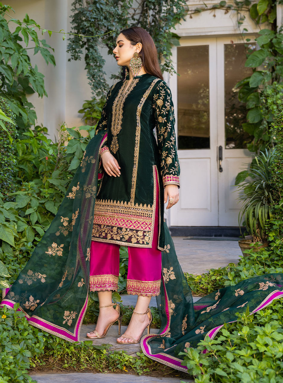 ZAINAB CHOTTANI EMBROIDERED VELVET COLLECTION