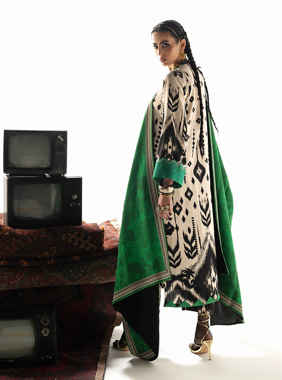 ZAINAB CHOTTANI UNSTITCHD LAWN COLLECTION