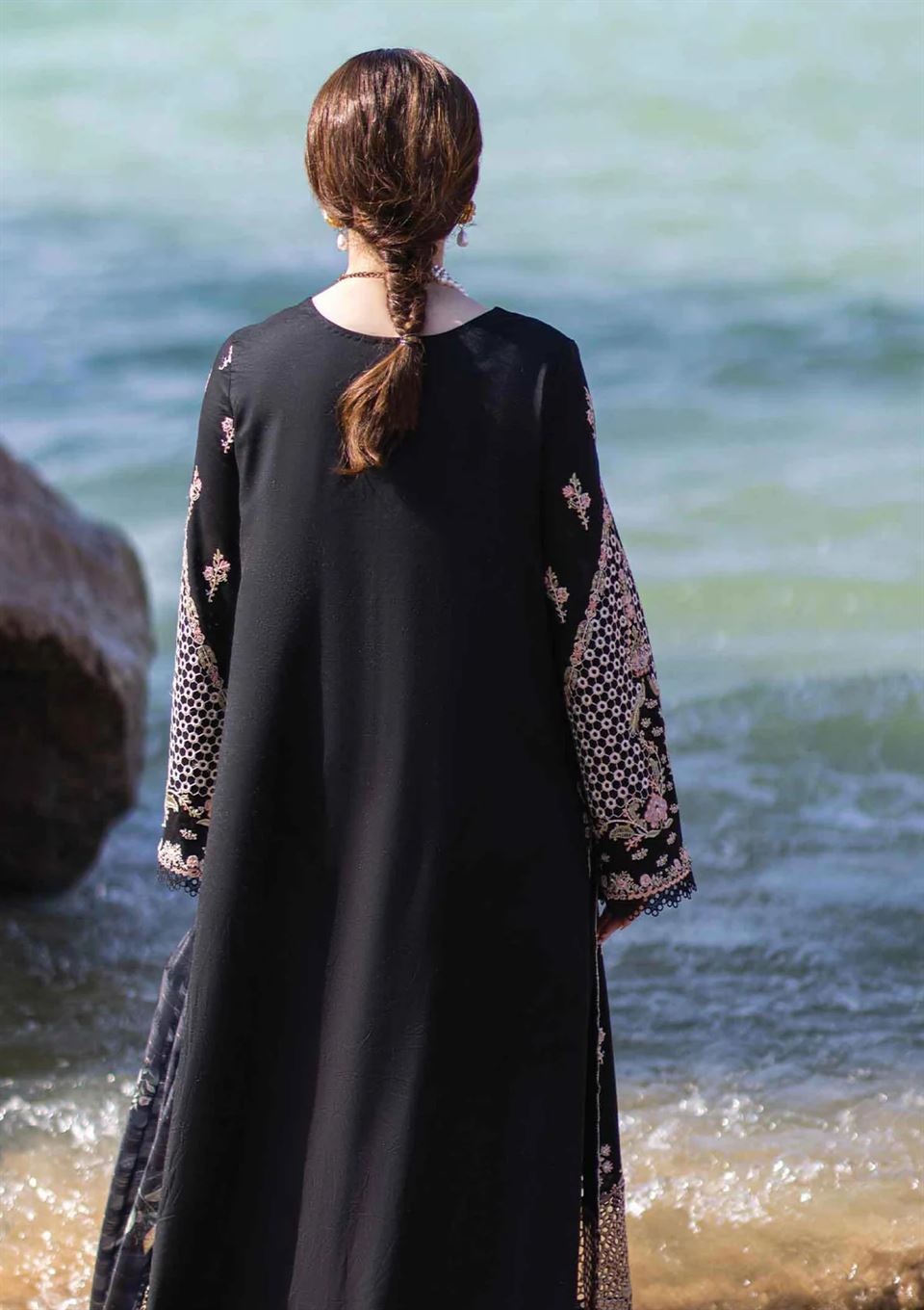 QALAMKAR LUXURY LAWN 25