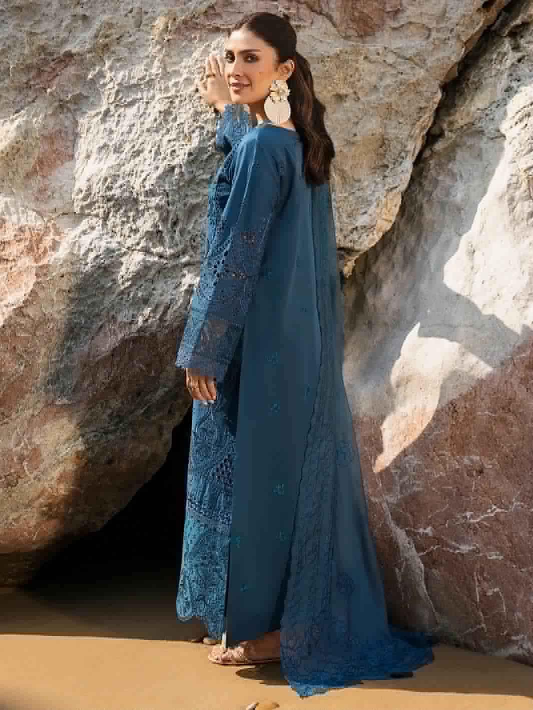 MAHNUR Luxury Lawn 3 PC Unstitched