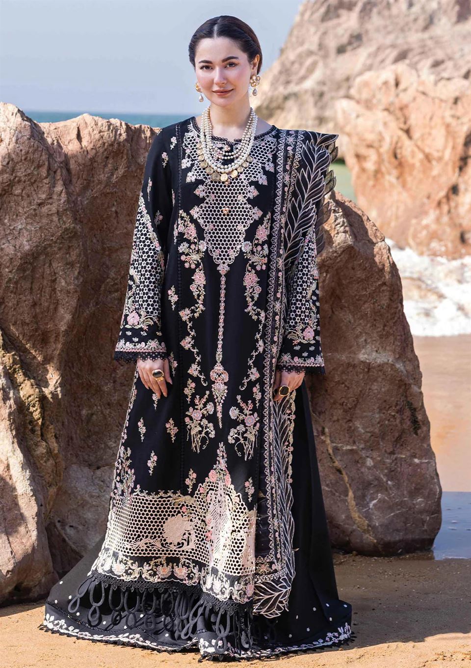 QALAMKAR LUXURY LAWN 25