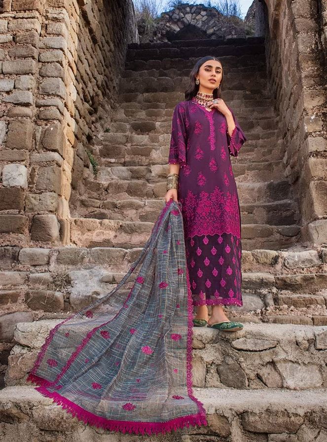 ZAINAB CHOTTANI LUXURY LAWN (HUMRAAZ 9)
