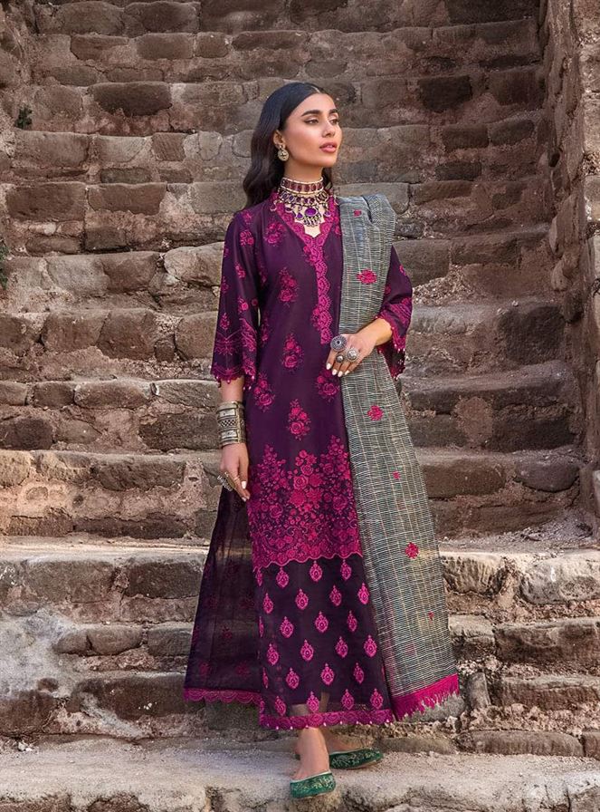 ZAINAB CHOTTANI LUXURY LAWN (HUMRAAZ 9)