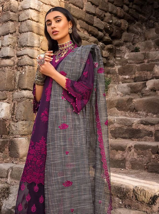 ZAINAB CHOTTANI LUXURY LAWN (HUMRAAZ 9)