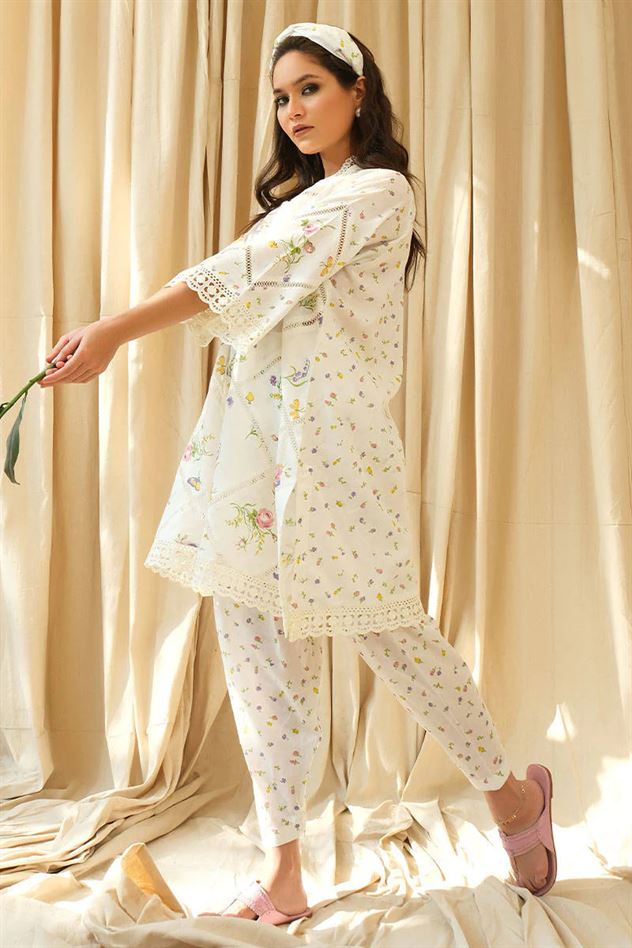 FARIDA HASSAN LUXE PRET BOXY BUTTERFLY CHIKANKARI LAWN  