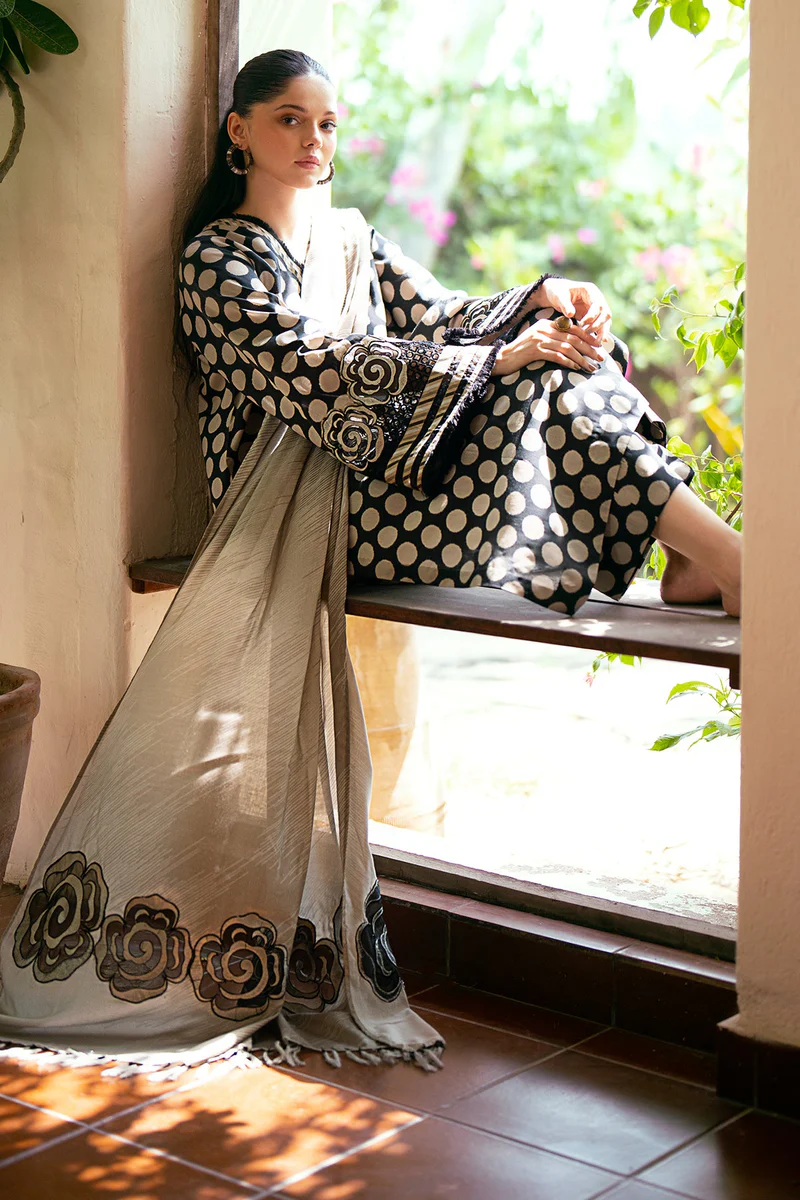 BAROQUE LAWN COLLECTION