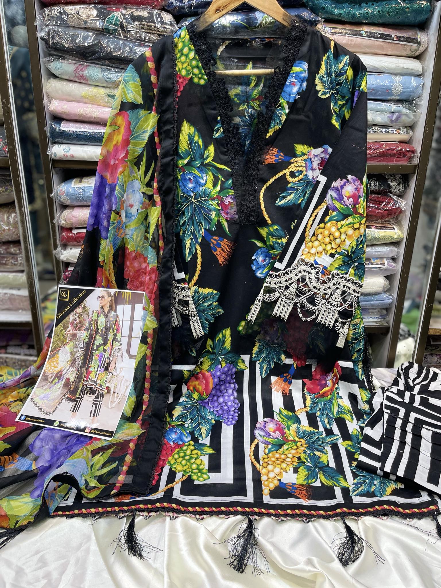 GHOUSIA COLLECTION LAWN 3 PEC STITCHED COLLECTION