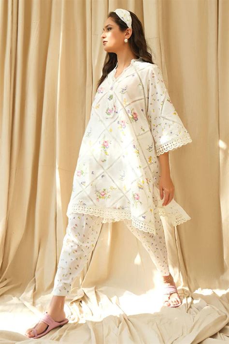 FARIDA HASSAN LUXE PRET BOXY BUTTERFLY CHIKANKARI LAWN  