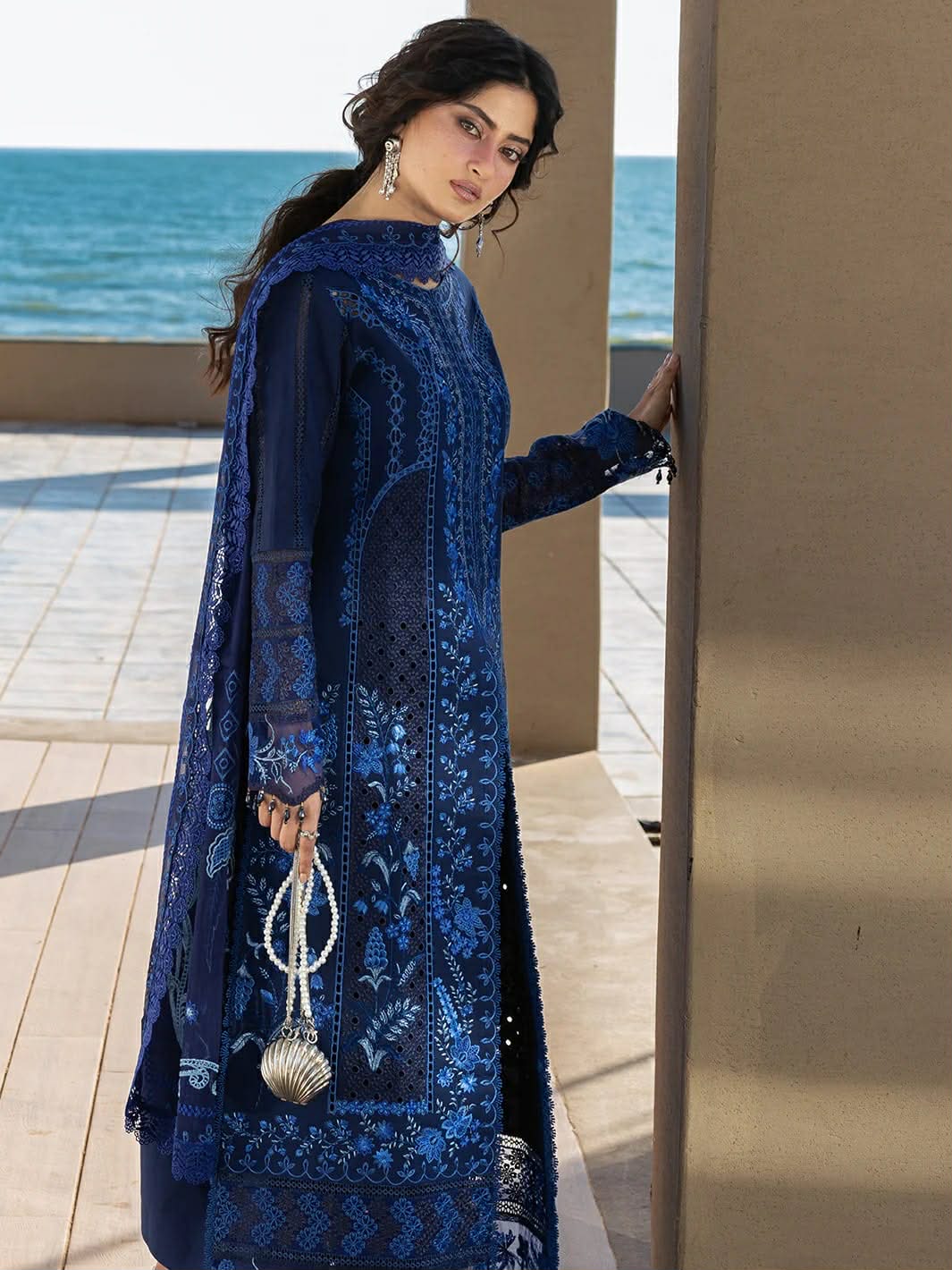 MAHNUR Luxury Lawn 3 PC Unstitched