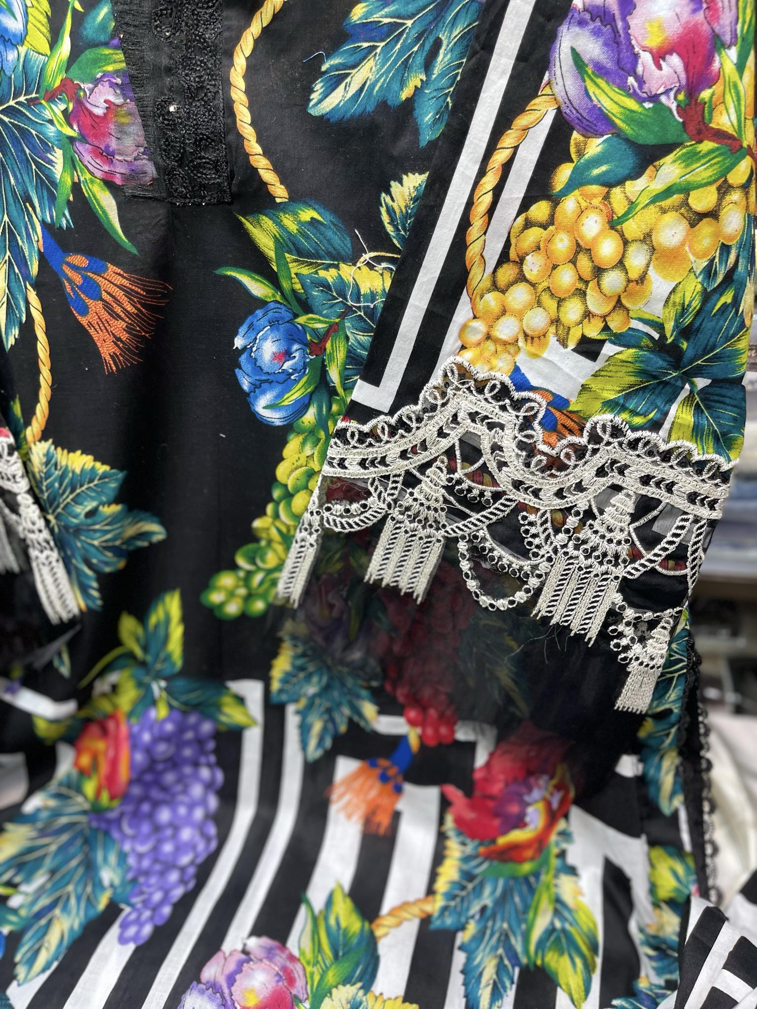 GHOUSIA COLLECTION LAWN 3 PEC STITCHED COLLECTION