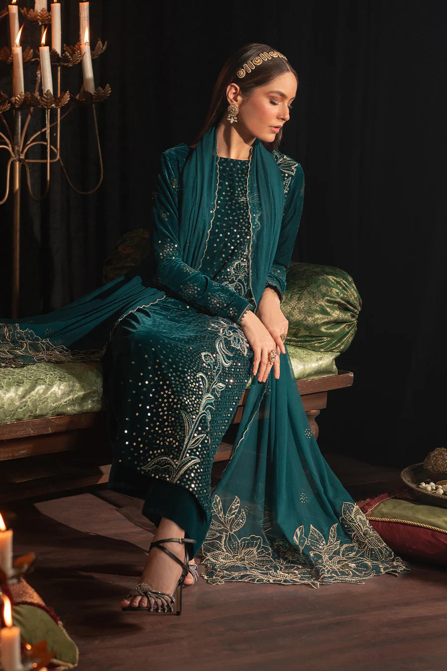 IZNIK VELVET COLLECTION