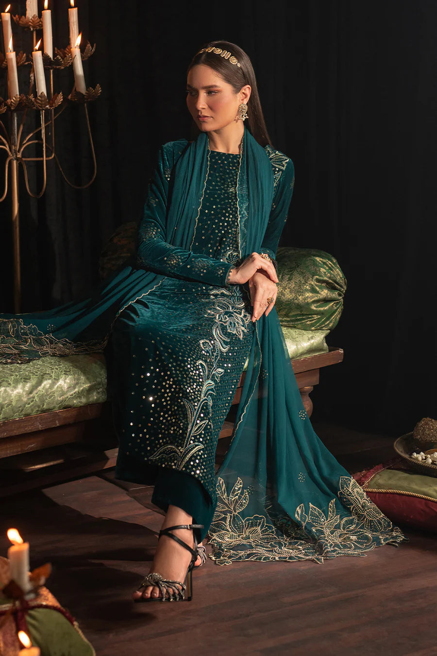 IZNIK VELVET COLLECTION