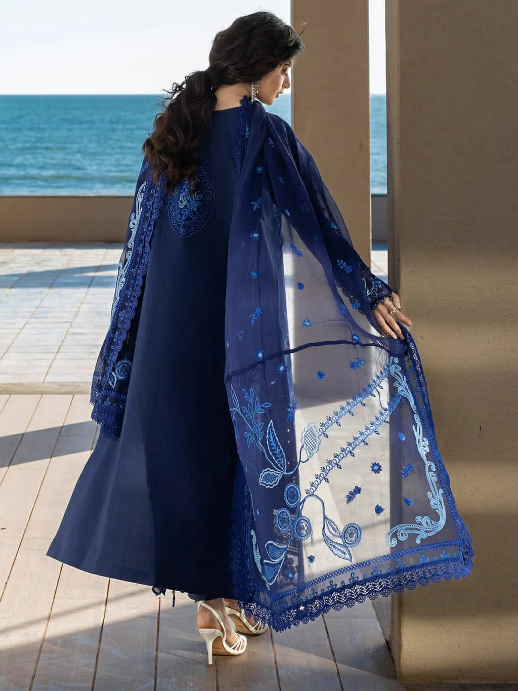 MAHNUR Luxury Lawn 3 PC Unstitched