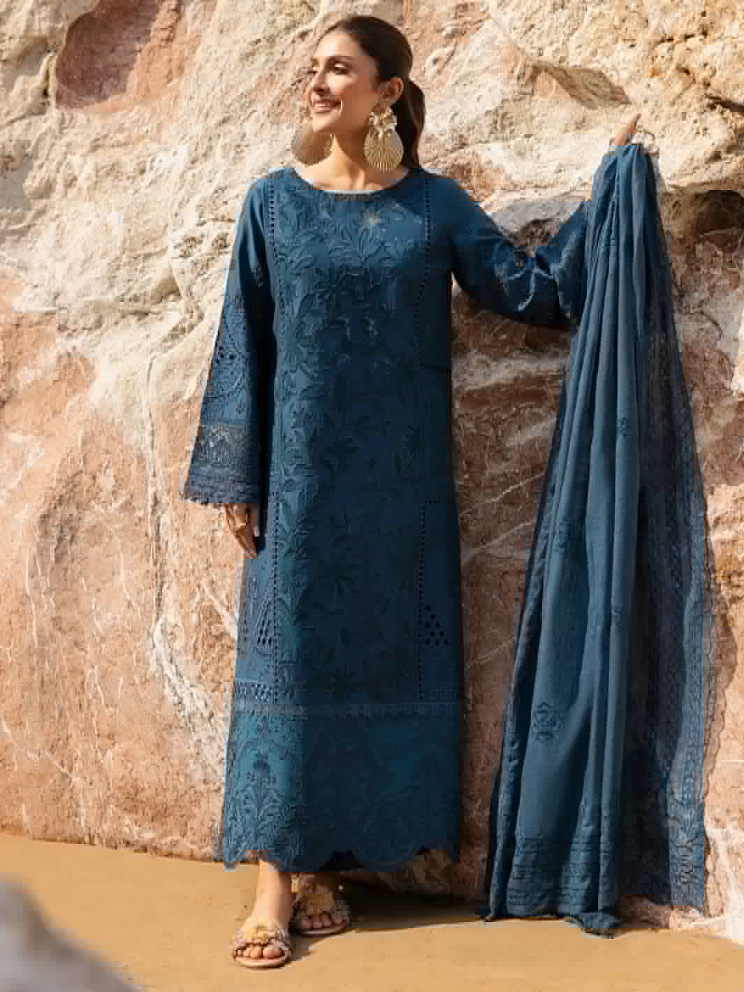 MAHNUR Luxury Lawn 3 PC Unstitched