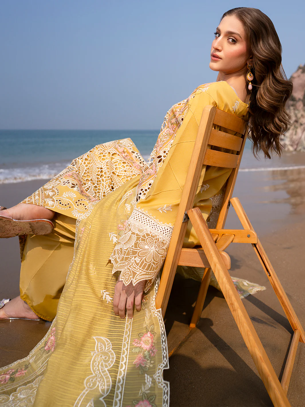 MAHNUR Luxury Lawn 3 PC Unstitched