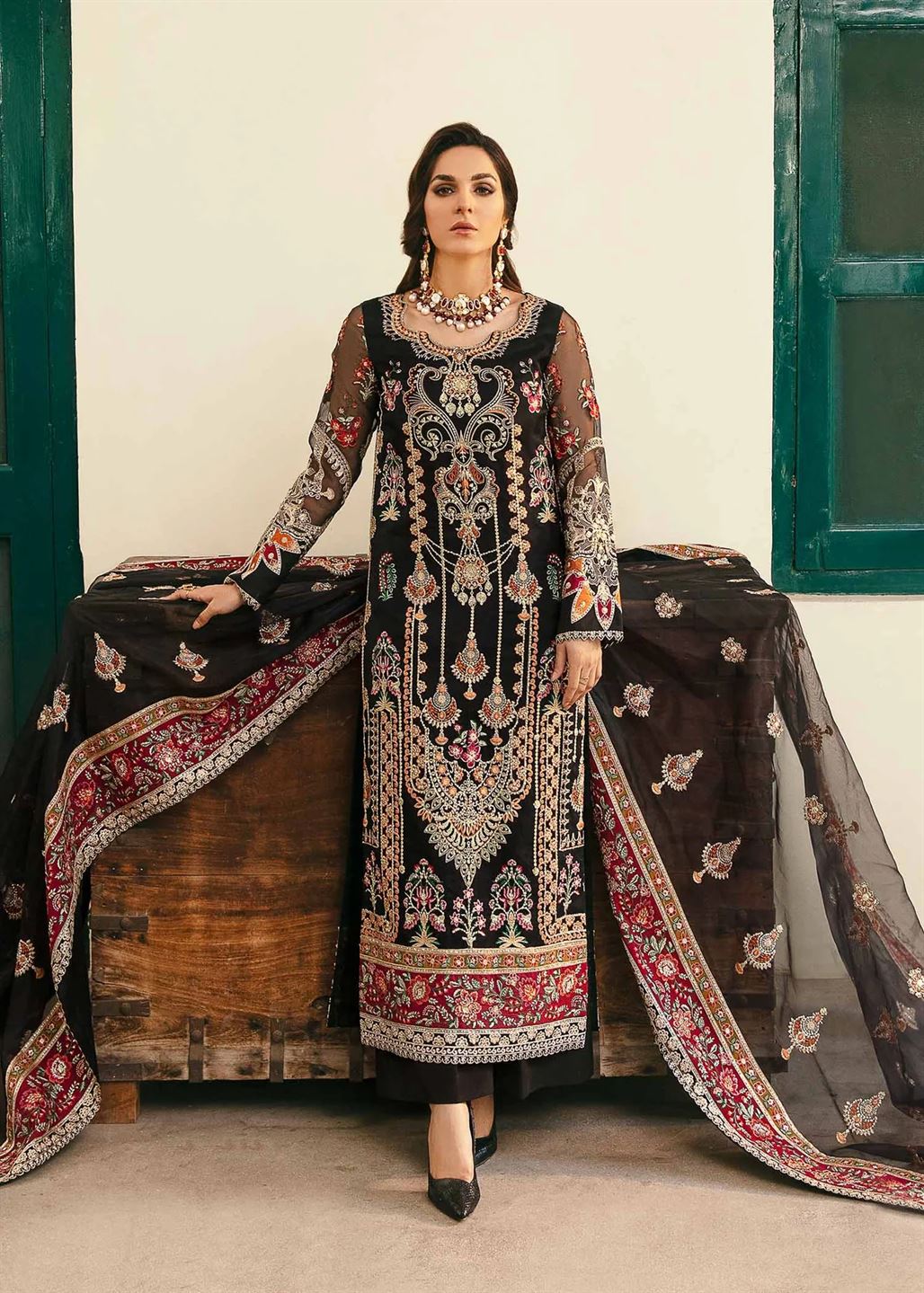 AKBAR ASLAM LUXURY WEDDING COLLECTION