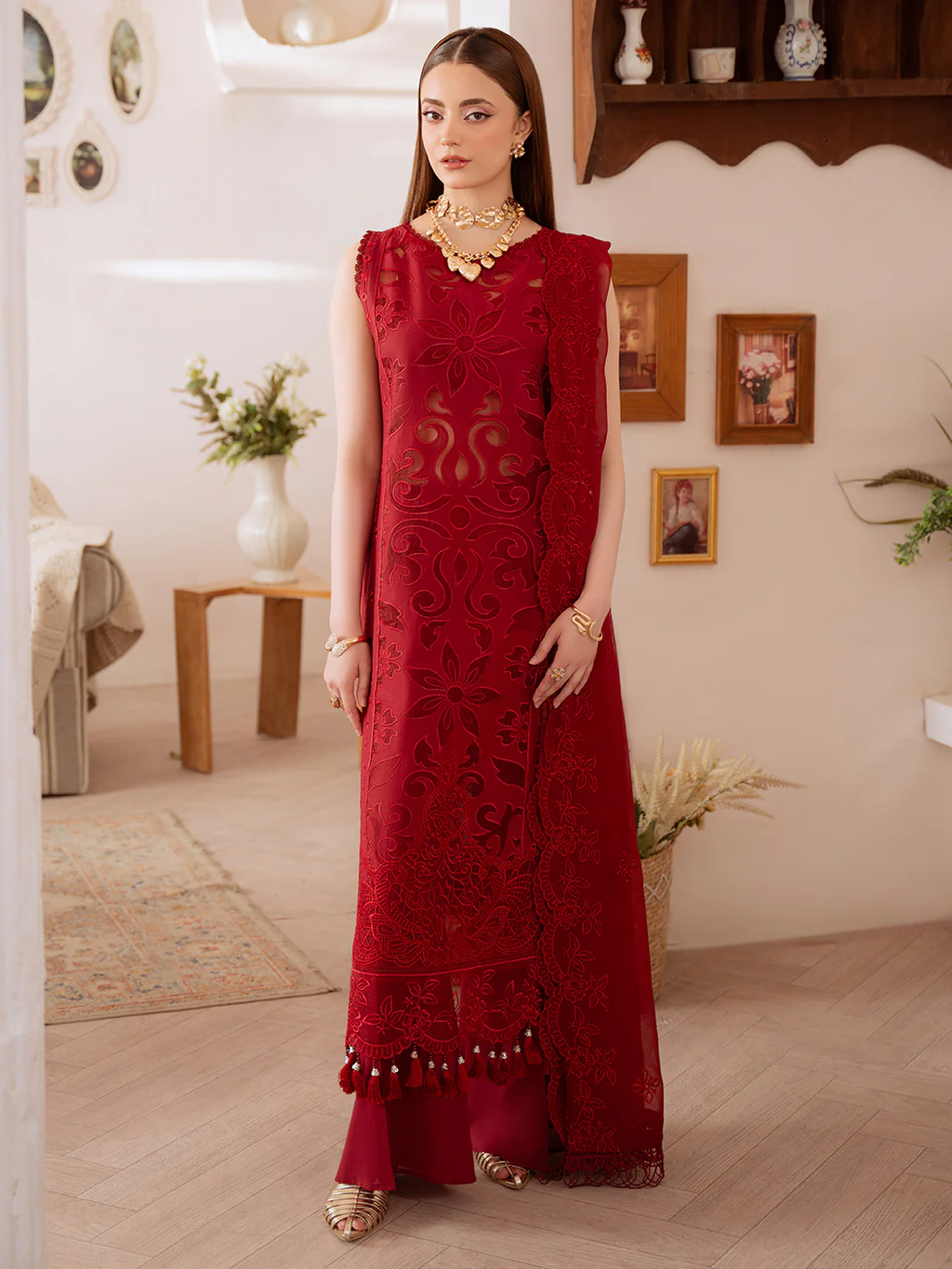 MAHNUR Luxury Lawn 3 PC Unstitched