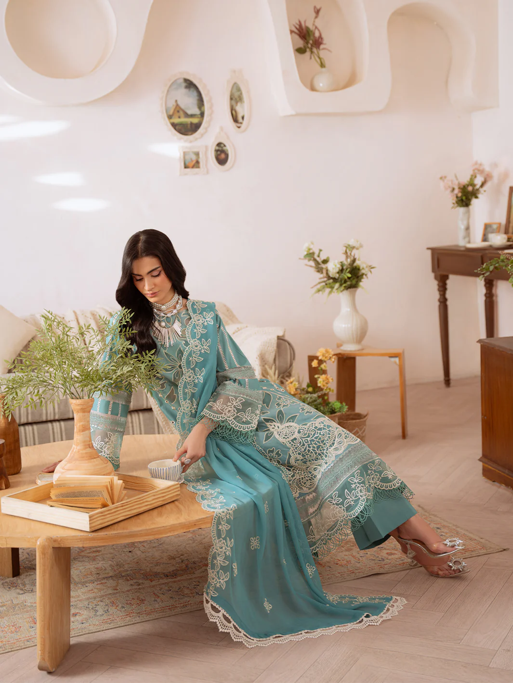 MAHNUR Luxury Lawn 3 PC Unstitched