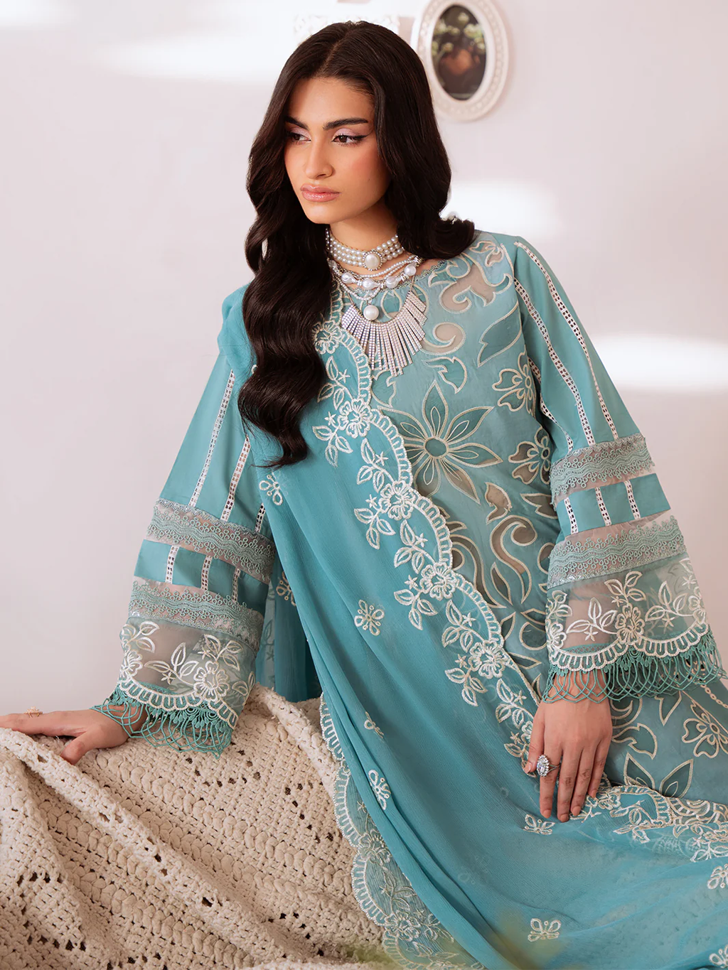 MAHNUR Luxury Lawn 3 PC Unstitched