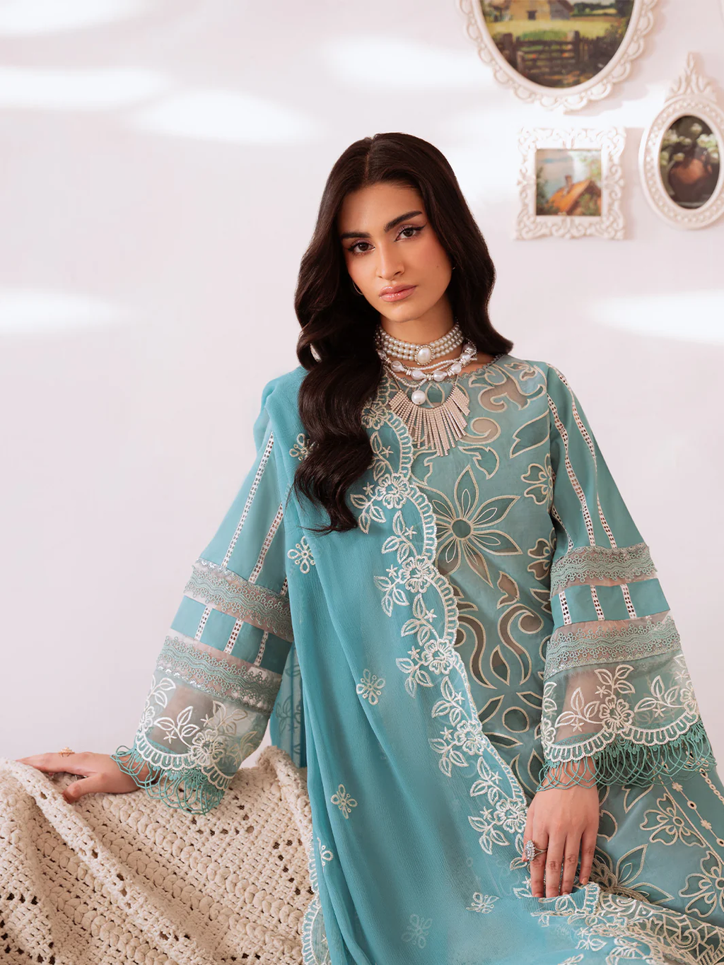 MAHNUR Luxury Lawn 3 PC Unstitched