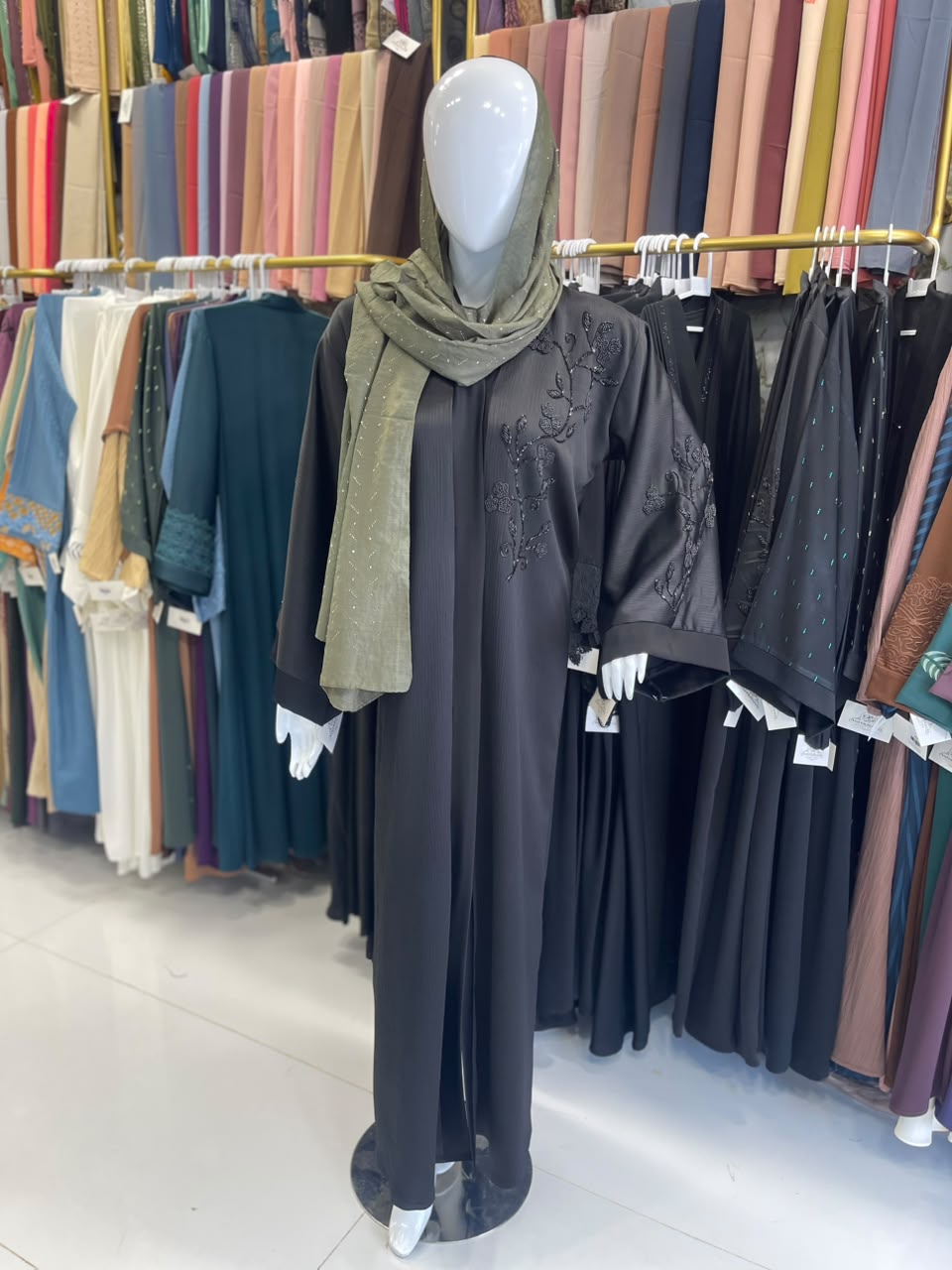 Front Open Hand Work Zoom Abaya