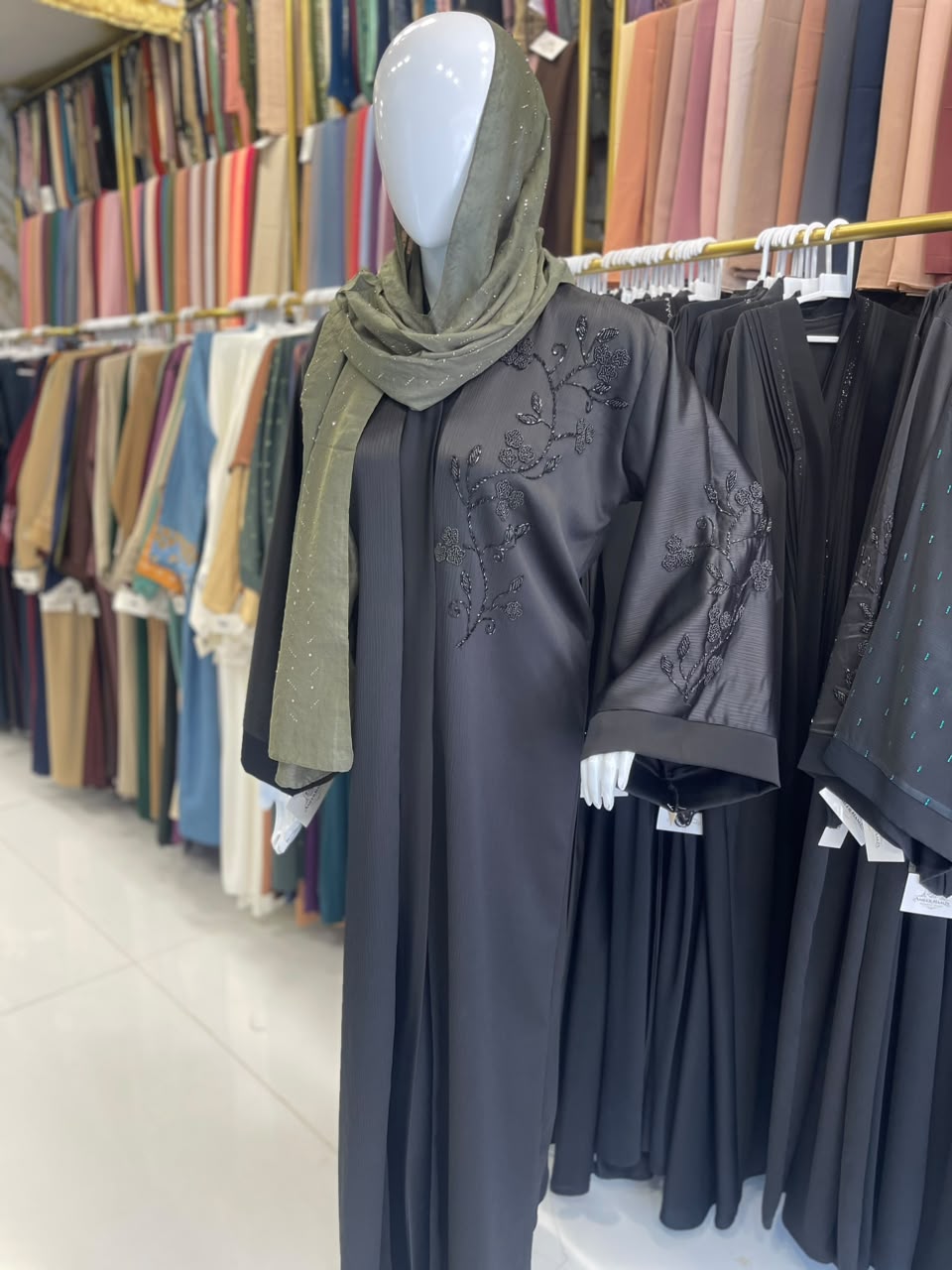 Front Open Hand Work Zoom Abaya