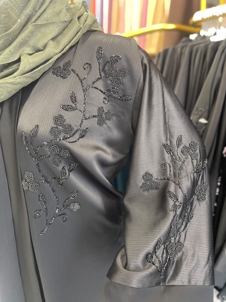 Front Open Hand Work Zoom Abaya