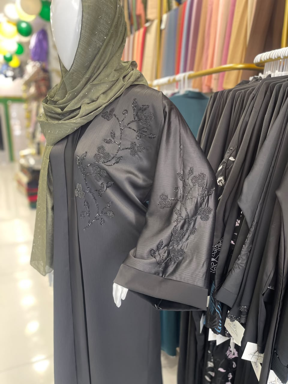 Front Open Hand Work Zoom Abaya