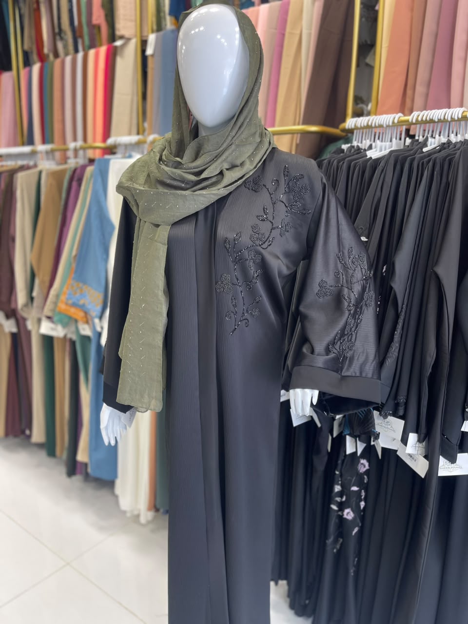 Front Open Hand Work Zoom Abaya