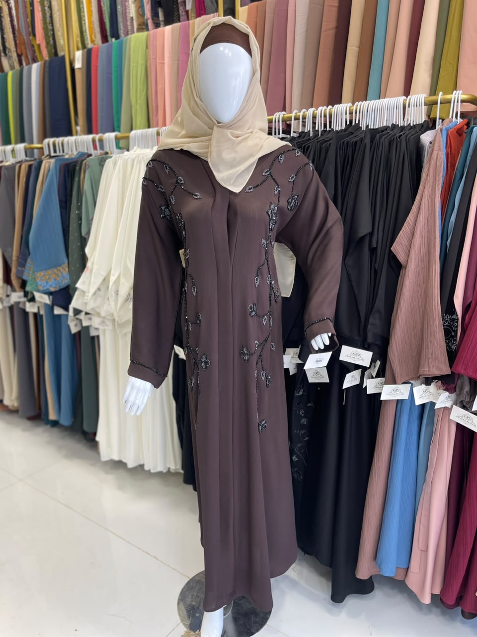 ABAYA NIDA ZOOM HANDWORK
