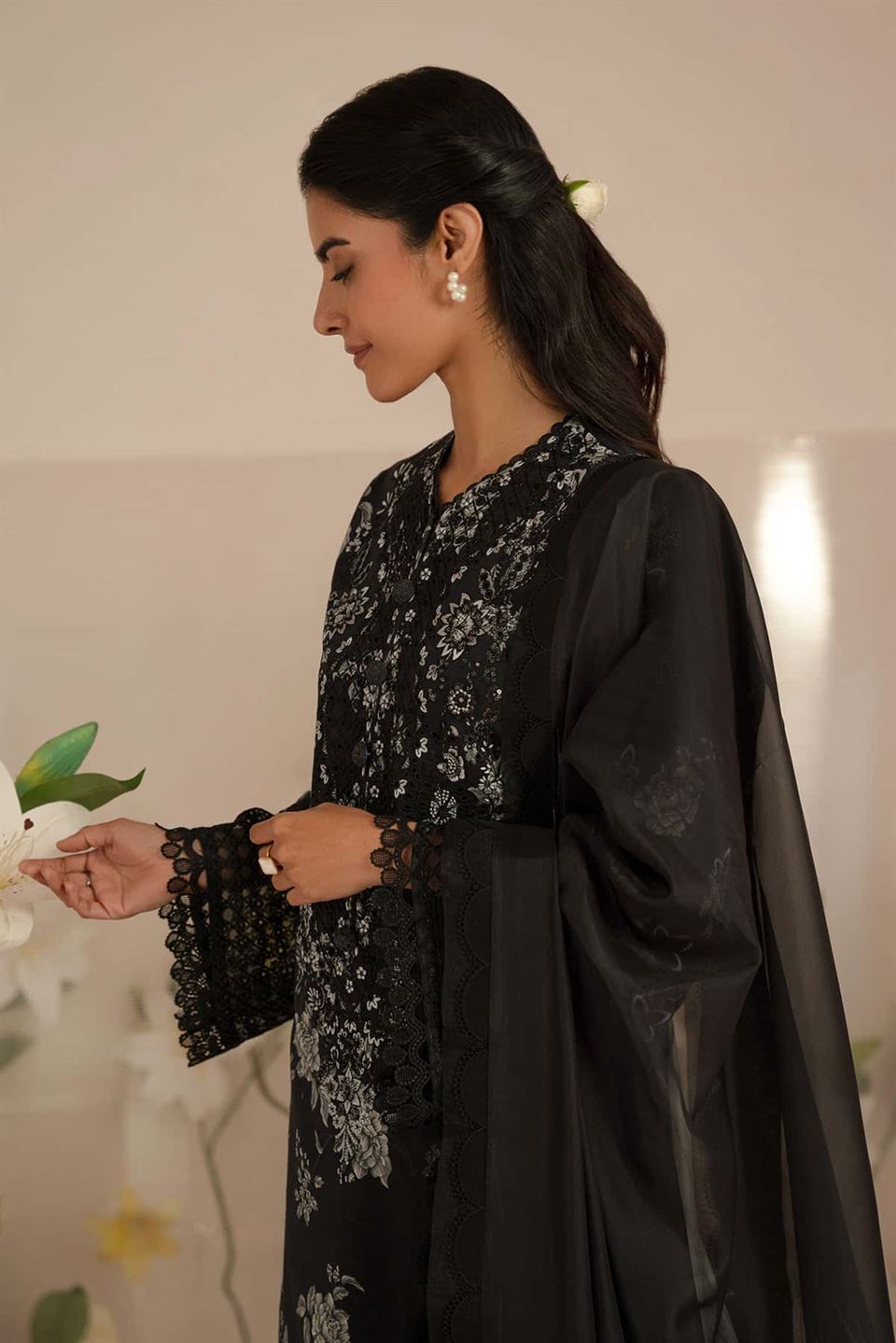 AFROZEH LAWN COLLECTION