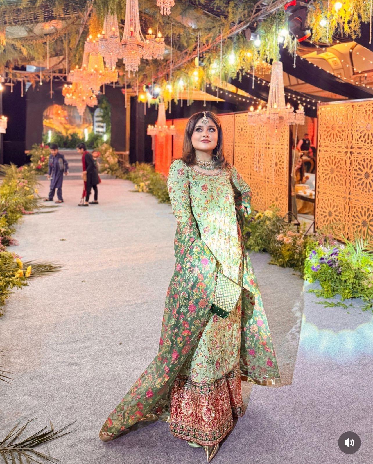 NEELO'S RAW SILK COLLECTION (MEERAS -Clutch)